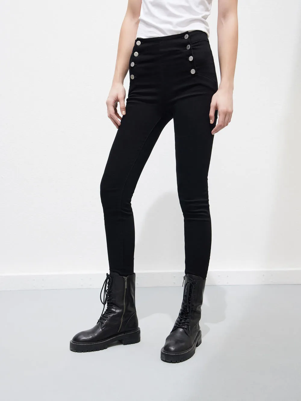 Decorative Buttons Skinny Jeans