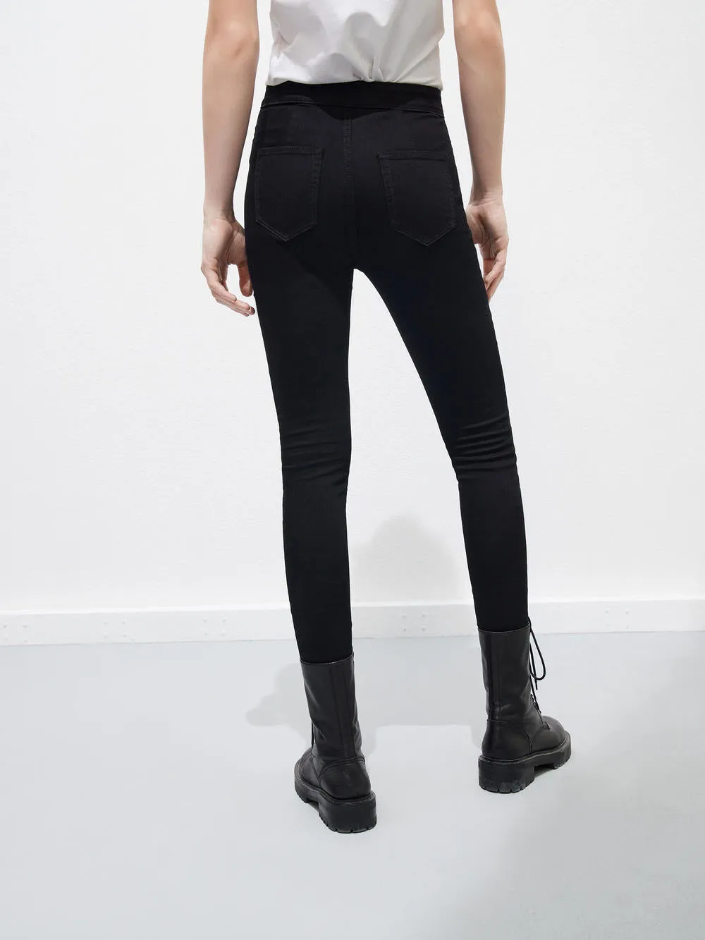 Decorative Buttons Skinny Jeans