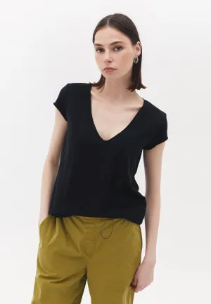 Lady Knitted V-Neck T-Shirt
