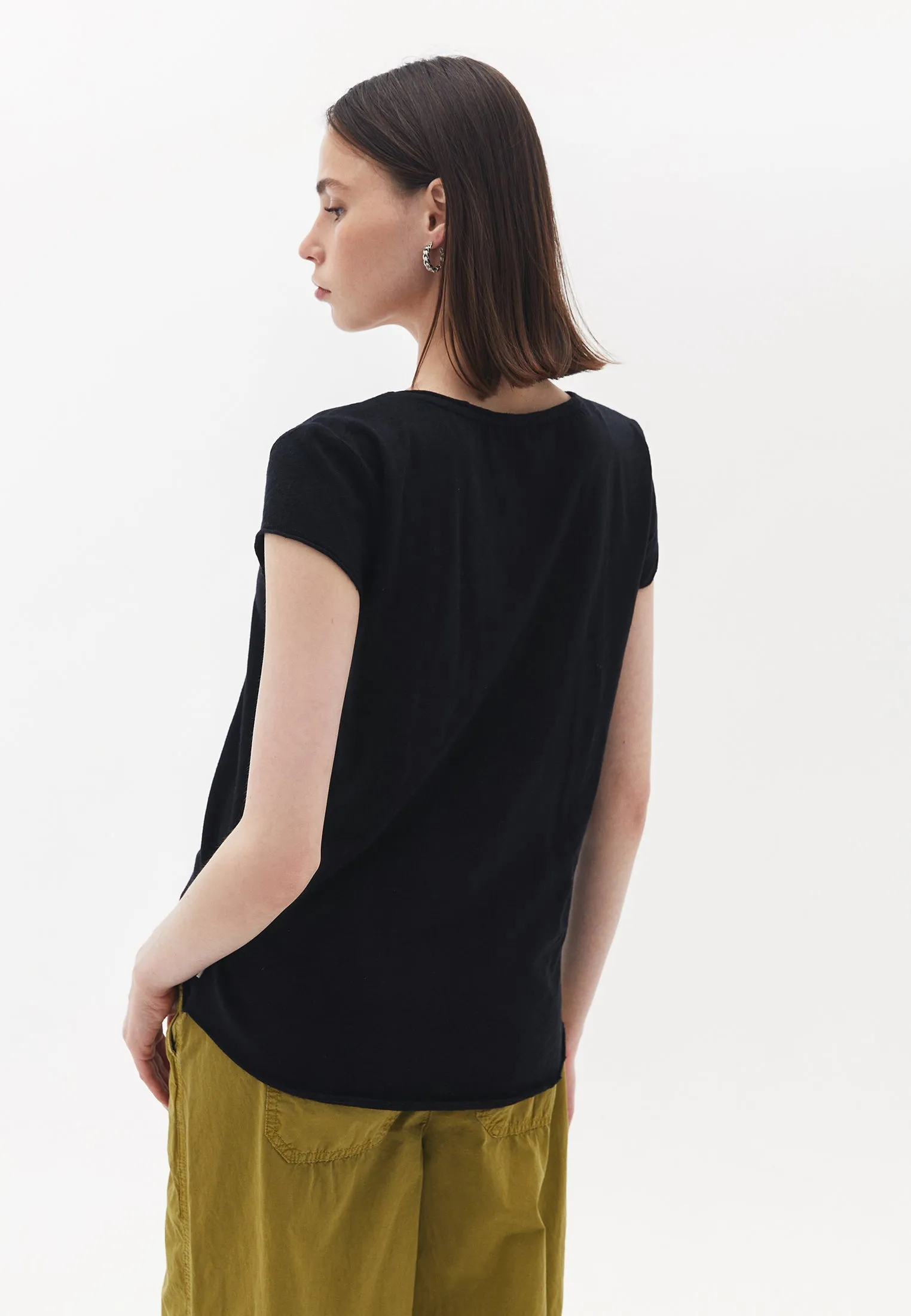 Lady Knitted V-Neck T-Shirt
