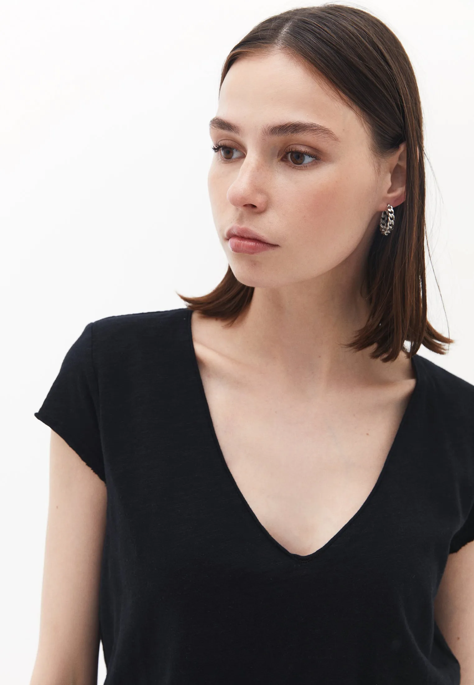 Lady Knitted V-Neck T-Shirt