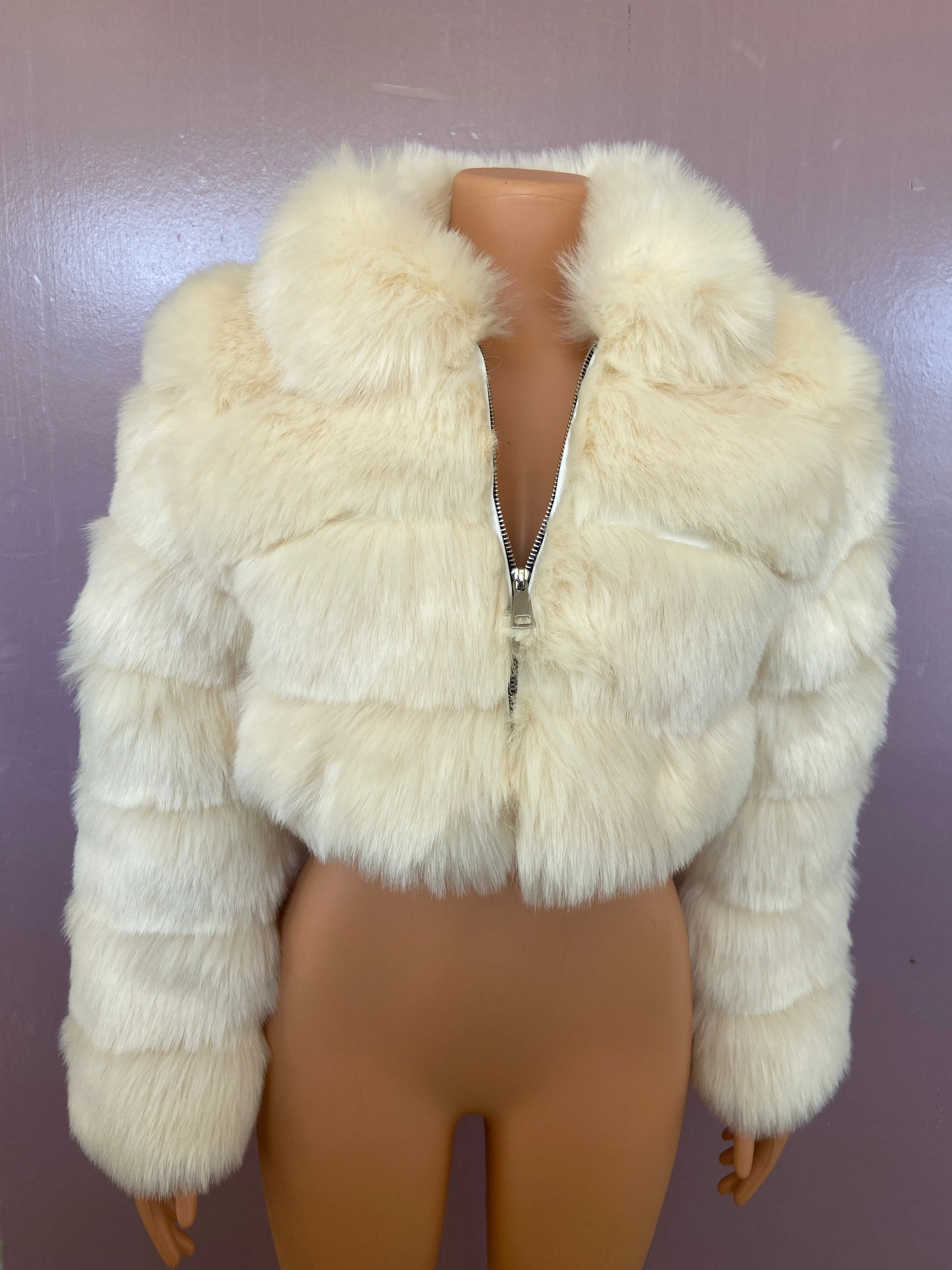 MB FASHION Cropped Faux Fox Fur Puffer Coat with Fluffy Collar 2020R