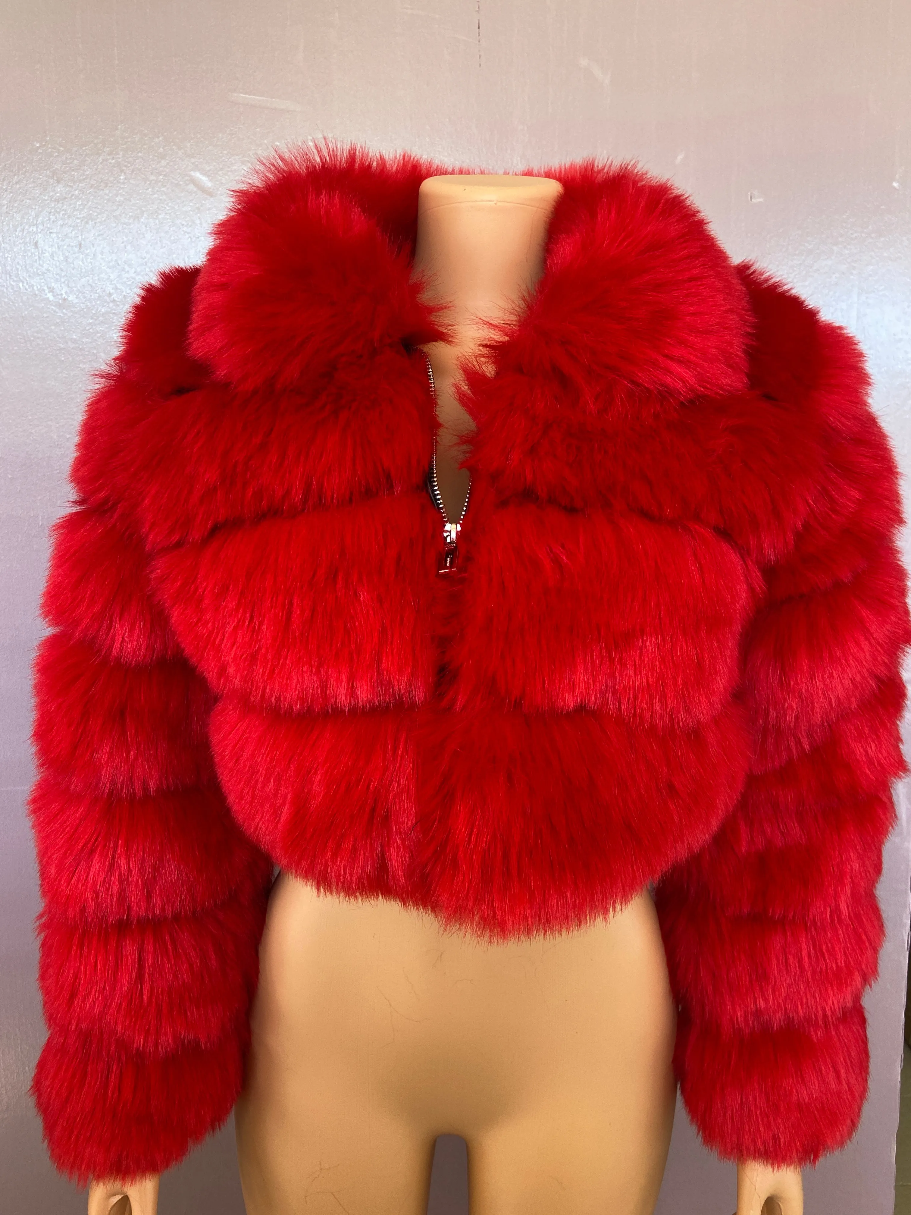 MB FASHION Cropped Faux Fox Fur Puffer Coat with Fluffy Collar 2020R