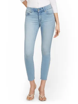 Mya Curvy High-Waisted Sculpting No Gap Super-Skinny Ankle Jeans - Light Wash