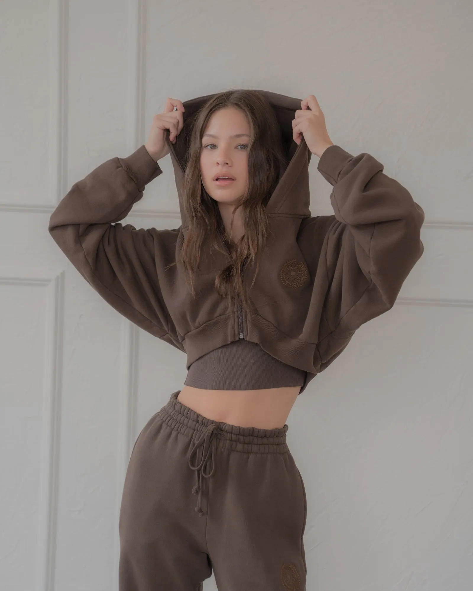 Vitals Cropped Zip in Oak